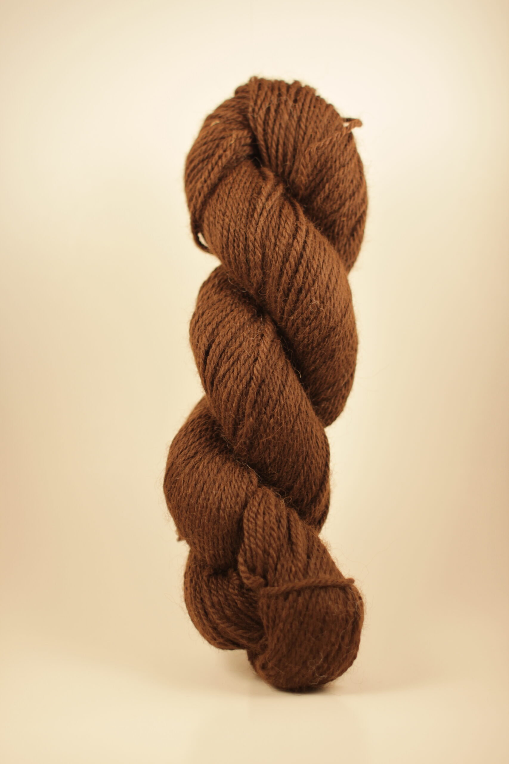 Mule fawn colored alpaca yarn from alpaca Grizzly